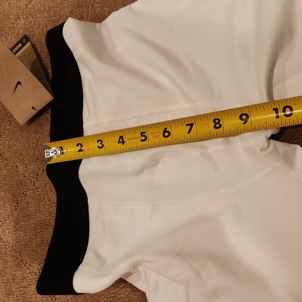 🌟2/$20🌟Nike Kids Leggings in White and Black Size M - Picture 12 of 13